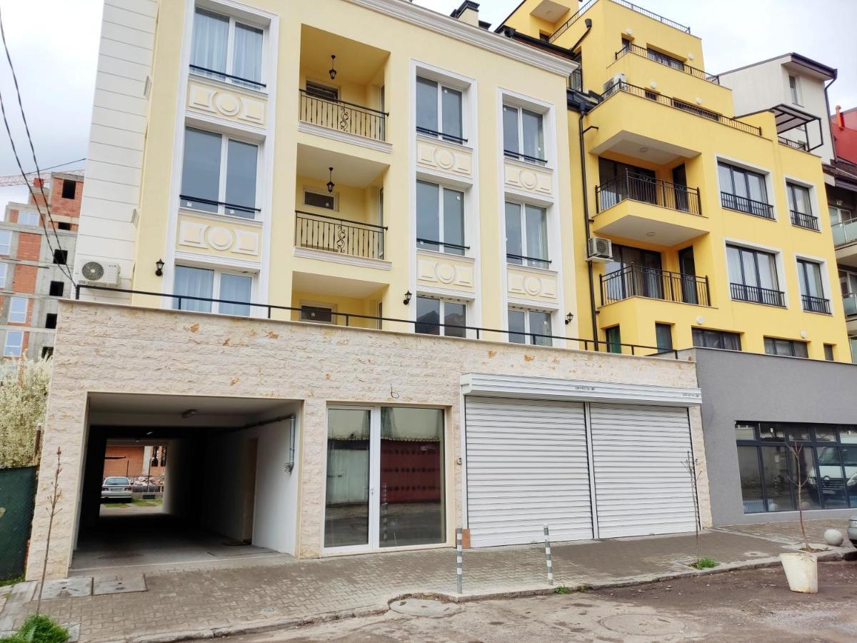 Apartment Lord House *